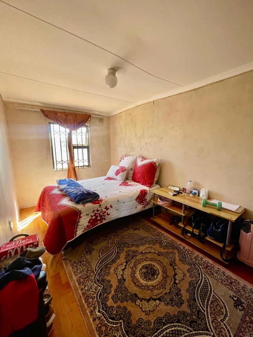 5 Bedroom Property for Sale in Fairdale Western Cape